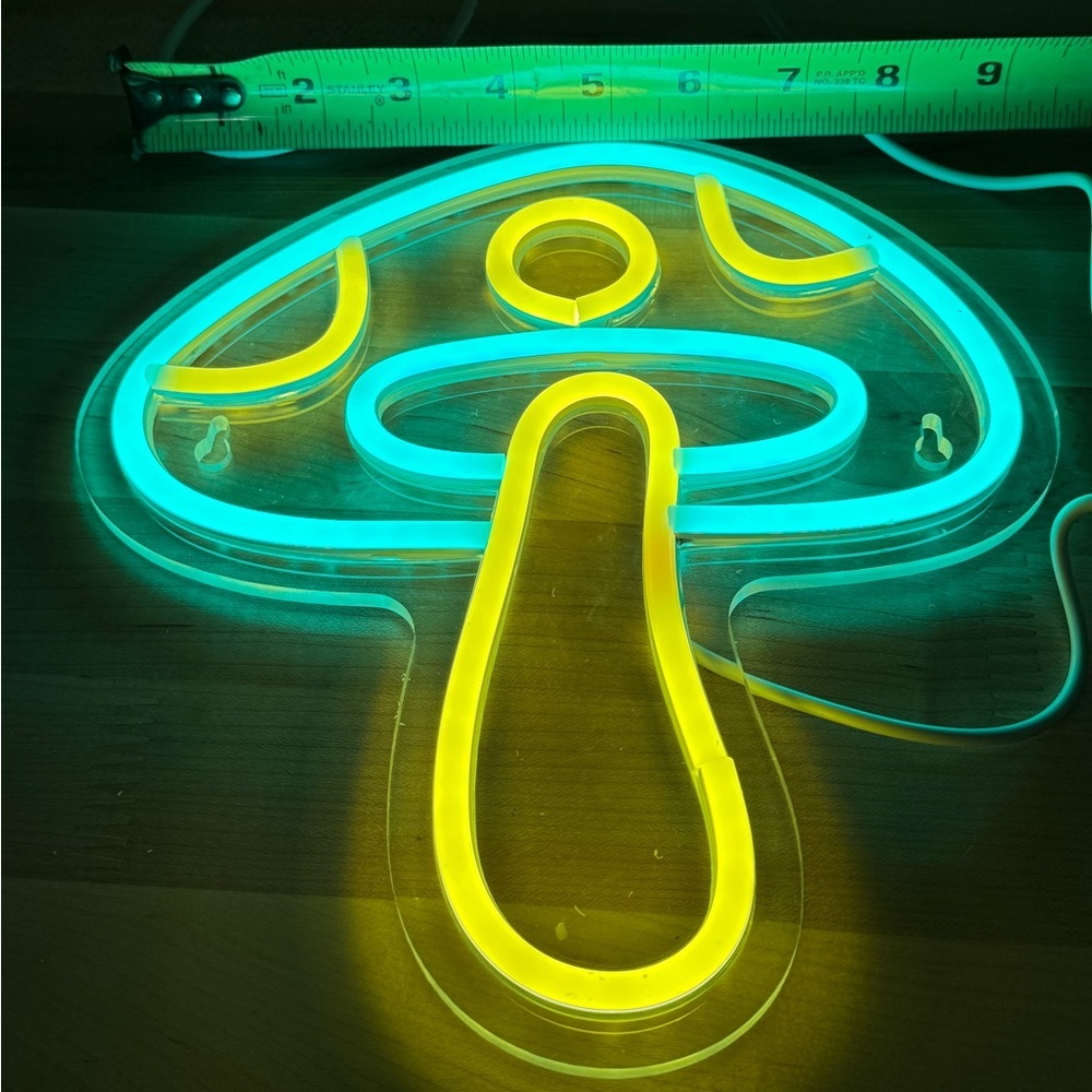 LED Neon Retro Mushroom Light - Picture 3 of 6